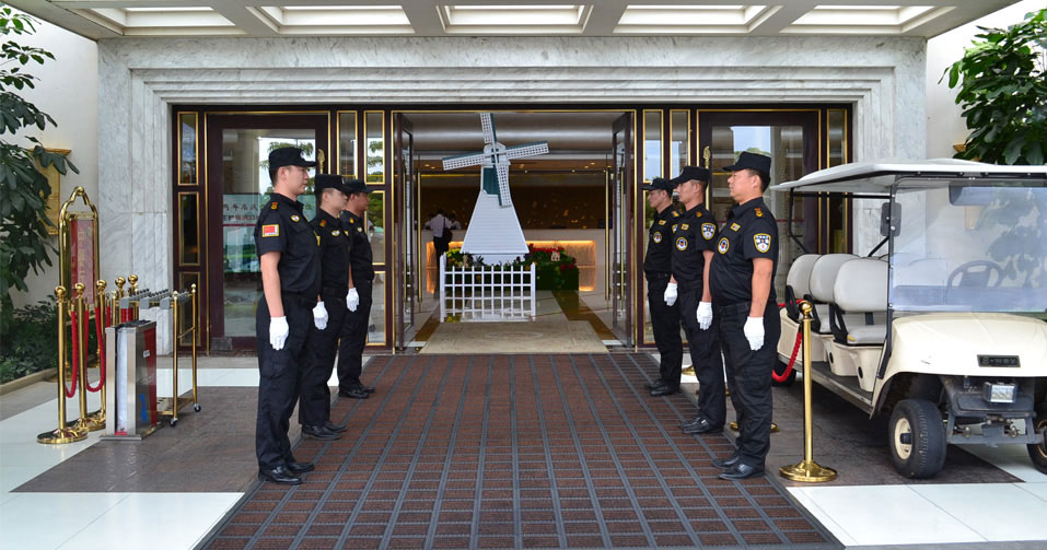 定制保安服務(wù)：根據(jù)特定客戶(hù)的安全需求，量身定制保安服務(wù)。
